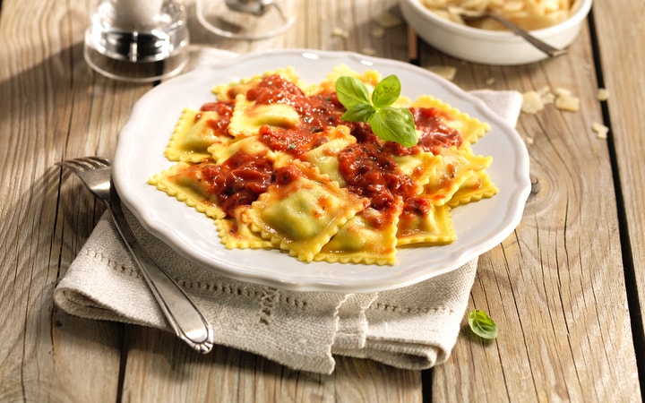 Ravioli mit Käse, Tomate und Basilikum (Artikelnummer 05236)