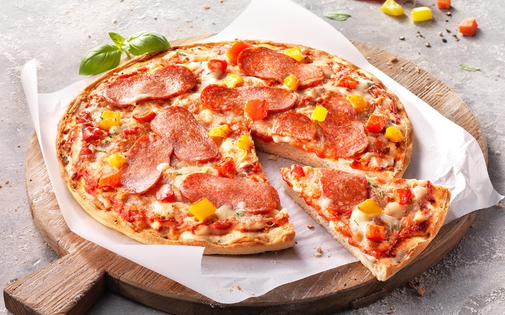 Pizza „frisch & knusprig“ Salami-Paprika (Artikelnummer 10425)